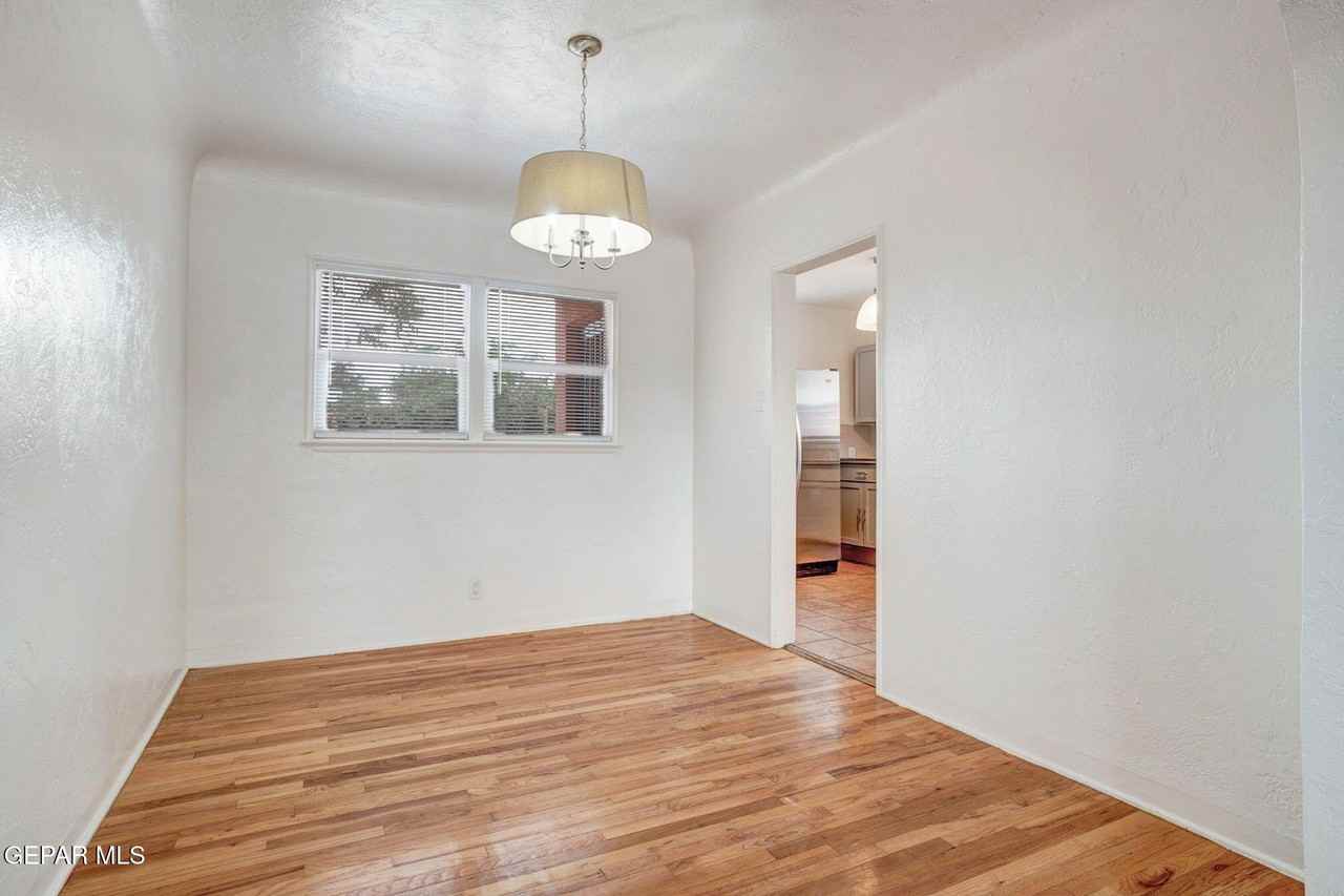 819 Ellis St - Photo 5 of 24