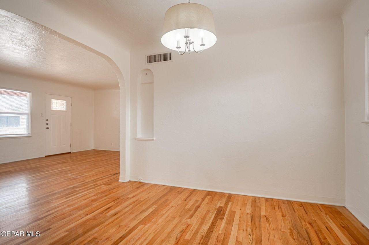 819 Ellis St - Photo 6 of 24