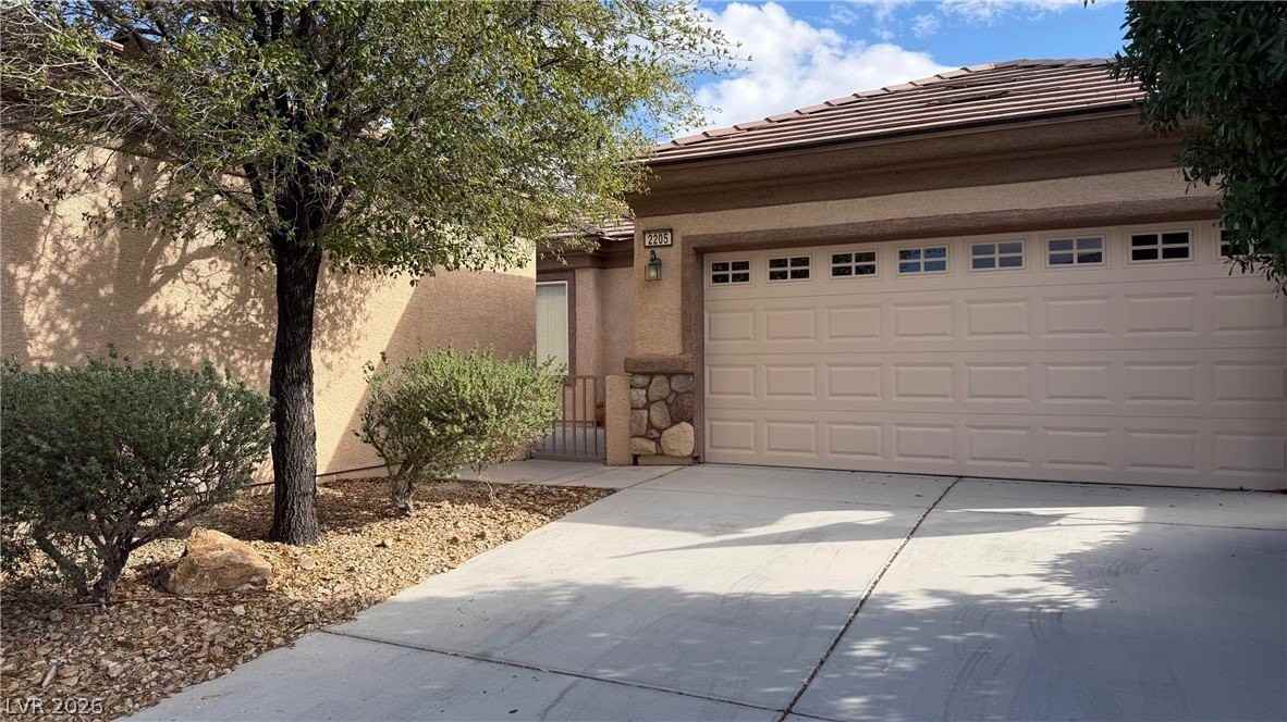 2205 Willow Wren Dr - Photo 2 of 28