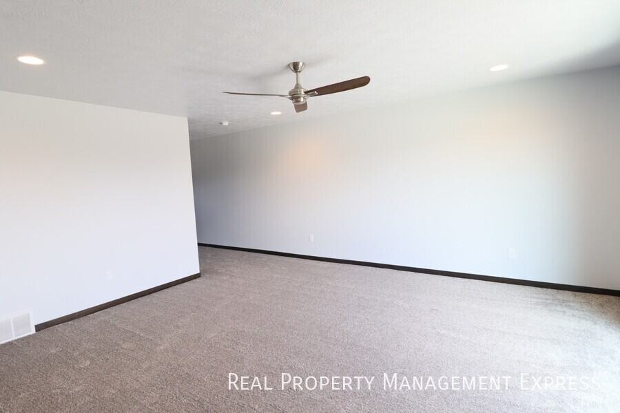 4203 N Knob Hill Ct - Photo 6 of 34
