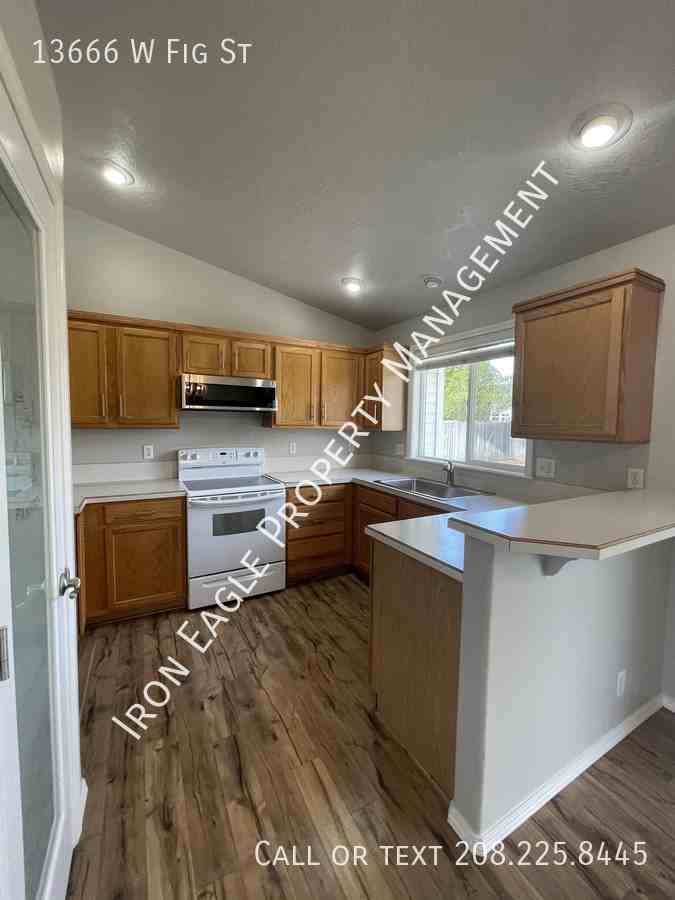 13666 W Fig St - Photo 2 of 14