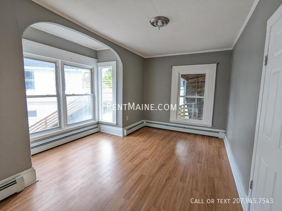 378 Hammond St #2