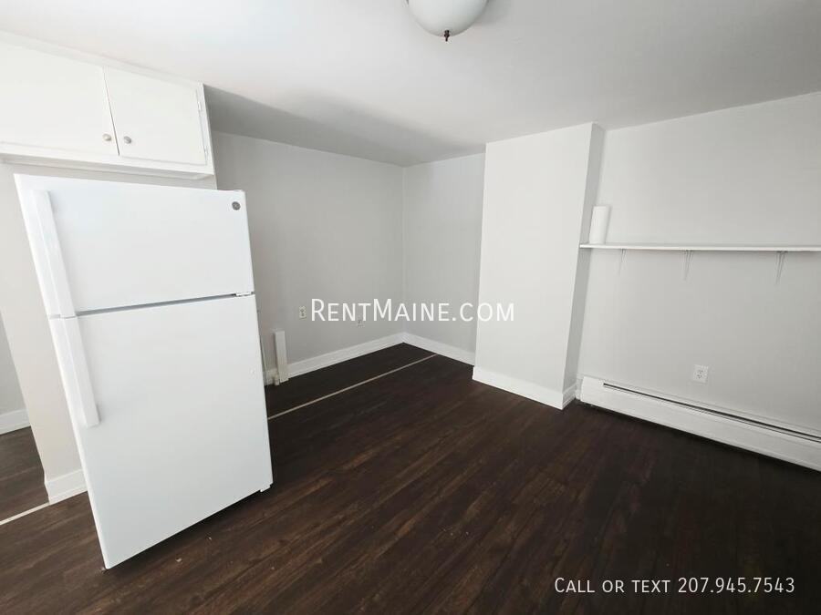 95 Center St #1 - Photo 3 of 11