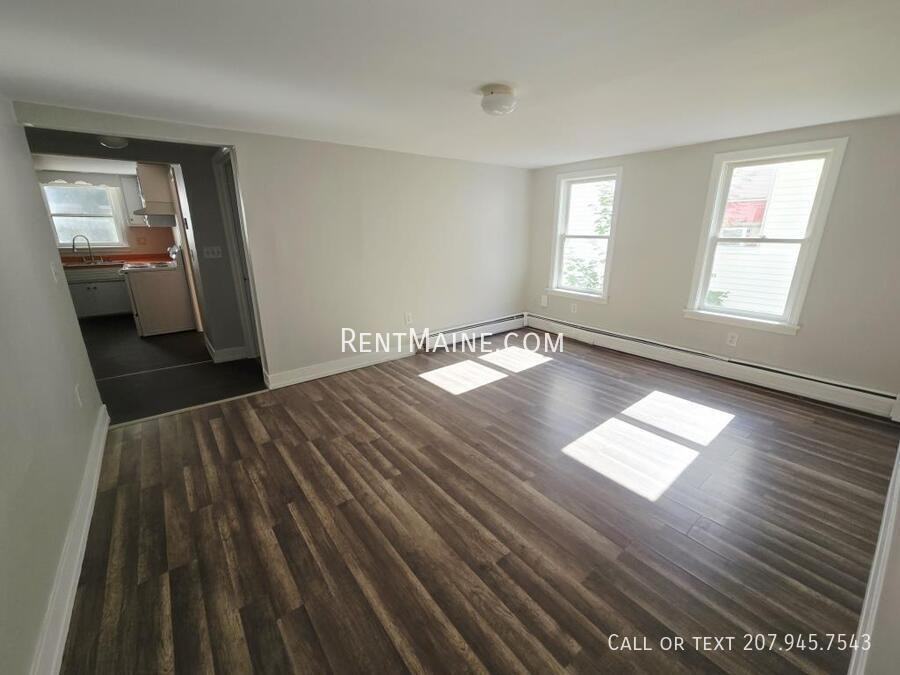 95 Center St #1 - Photo 5 of 11