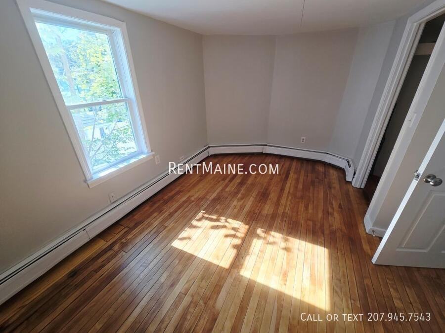 95 Center St #1 - Photo 7 of 11