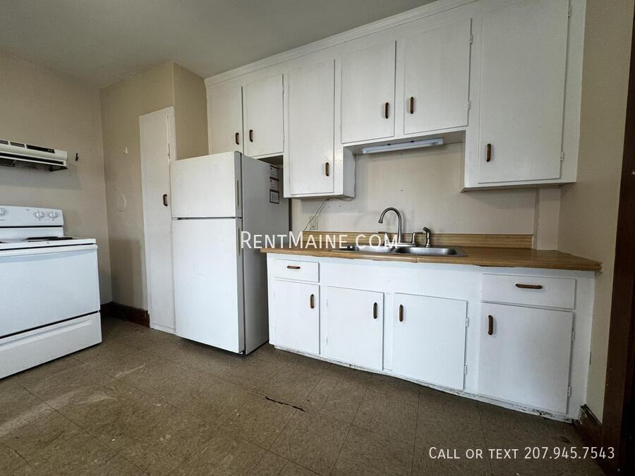 172 College Ave #3 - Photo 3 of 10