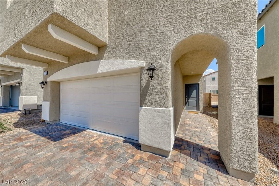 1110 W Cactus Needle Ave - Photo 2 of 42