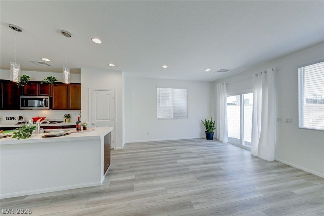 1110 W Cactus Needle Ave - Photo 7 of 42