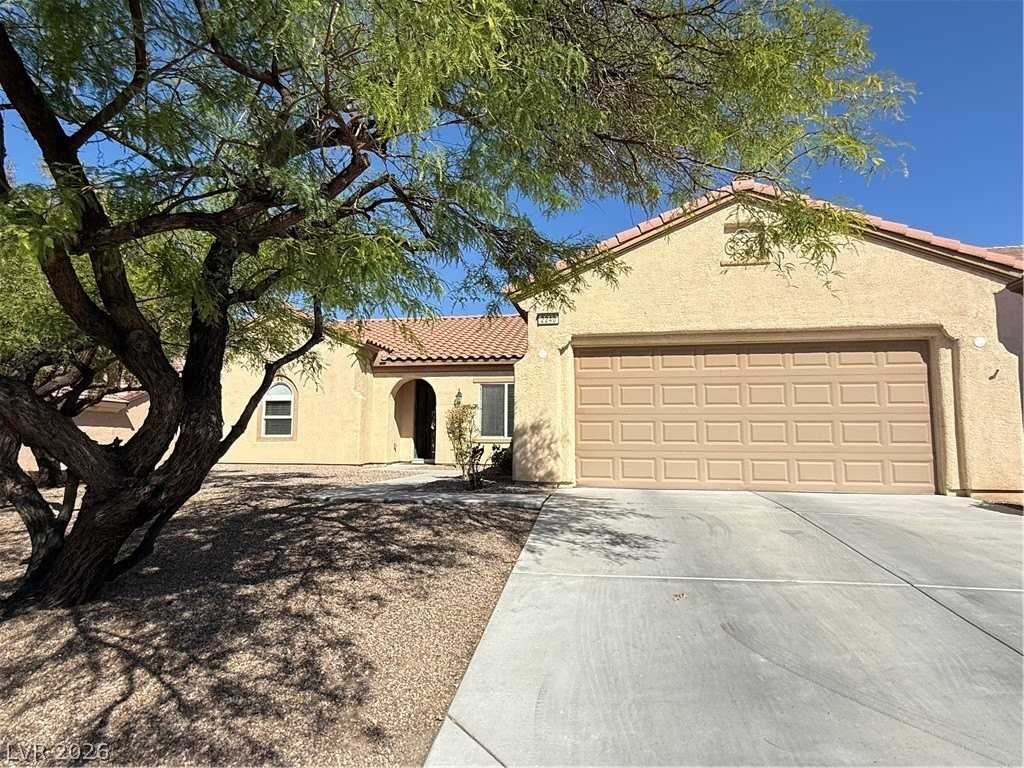 2240 Shadow Canyon Dr - Photo 2 of 34