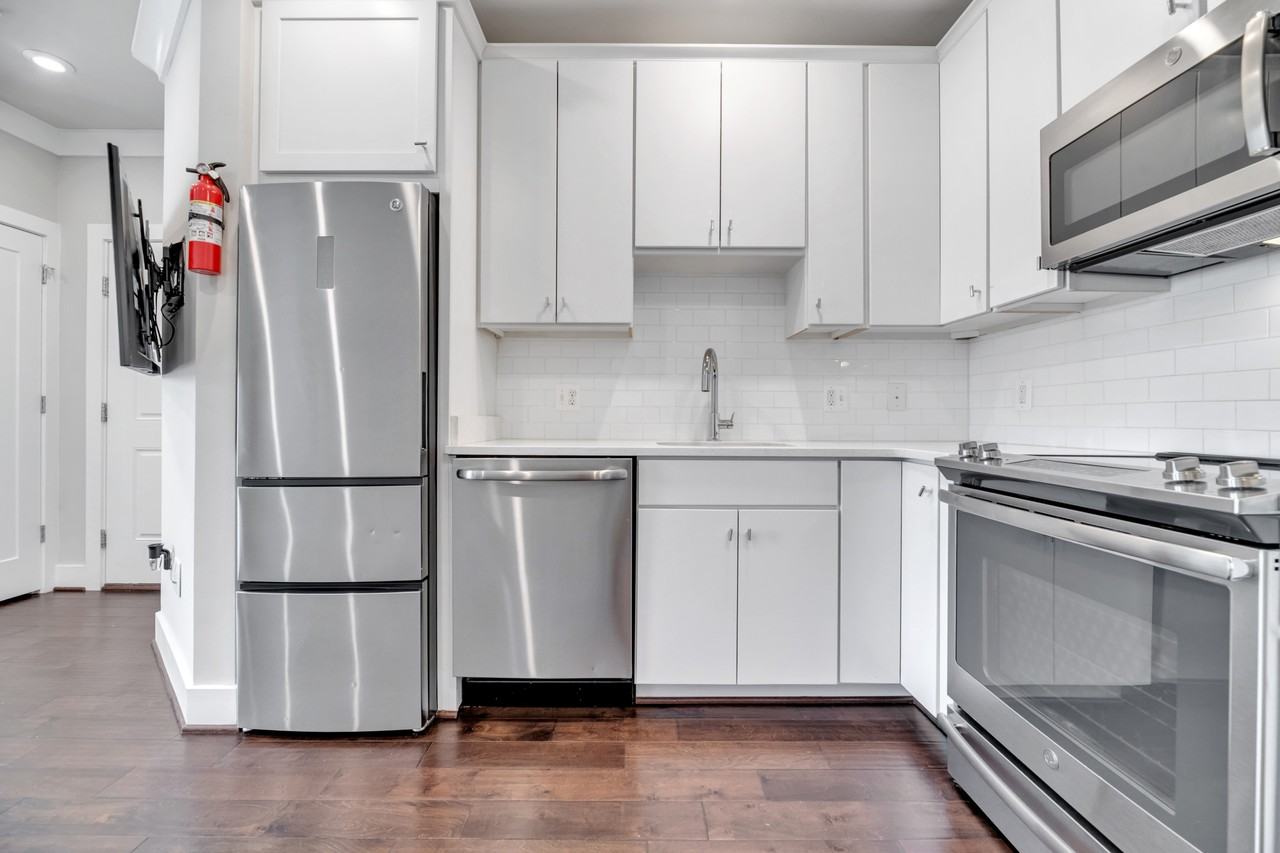 7211 Georgia Ave Nw #A - Photo 5 of 15