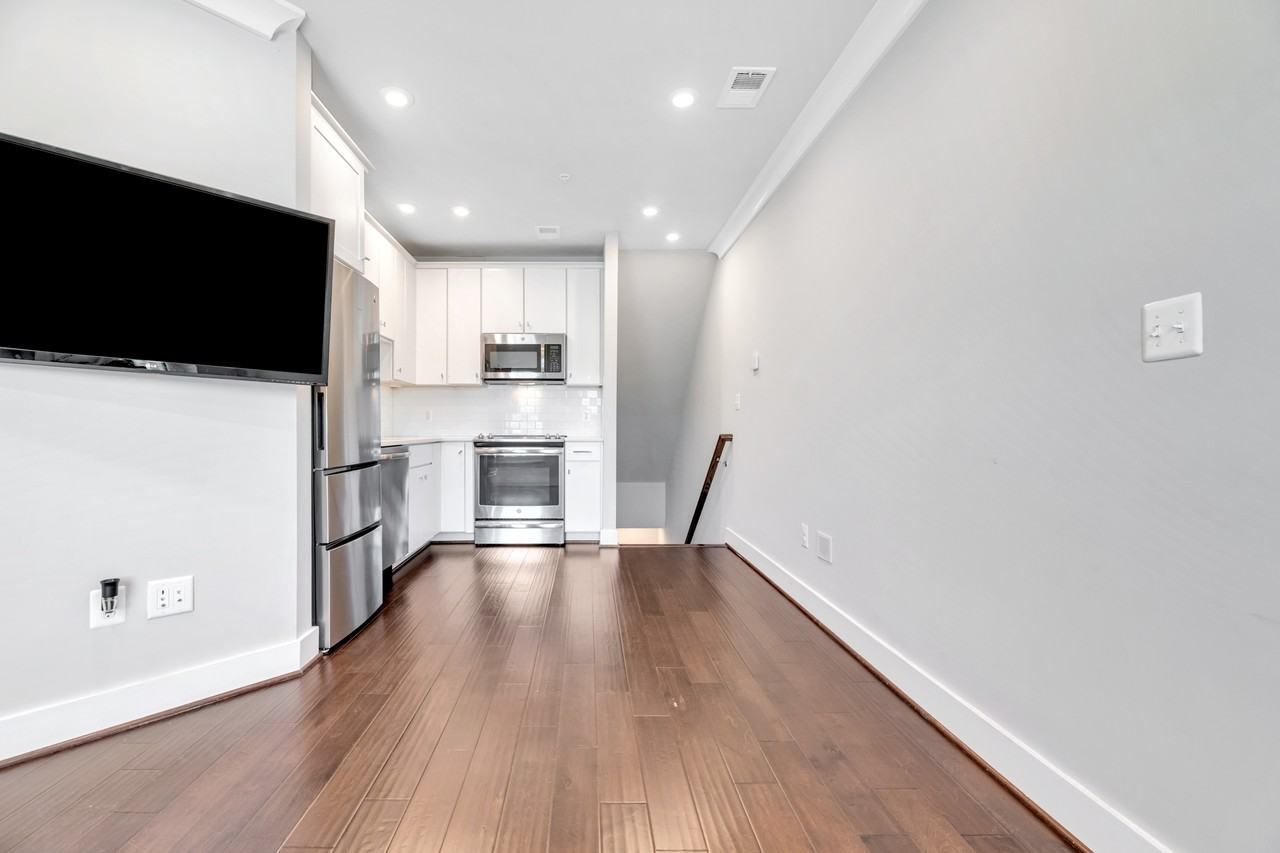 7211 Georgia Ave Nw #A - Photo 7 of 15