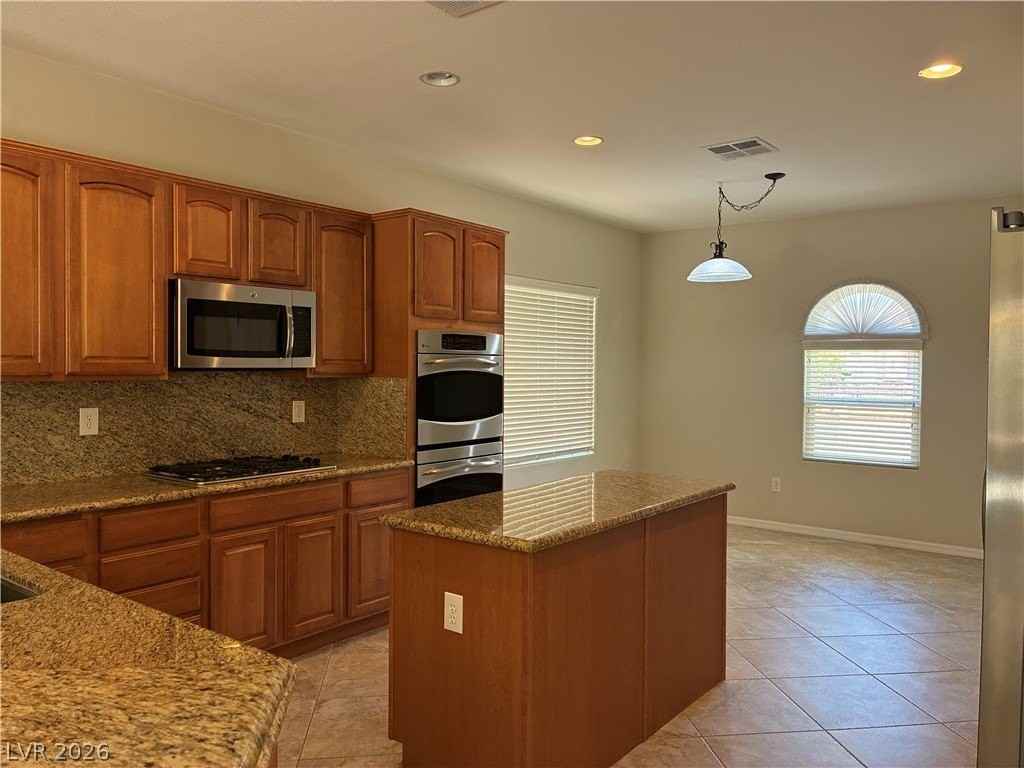 2237 Canyonville Dr - Photo 3 of 17