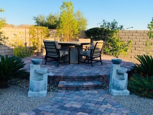 422 Port Reggio St - Photo 6 of 38