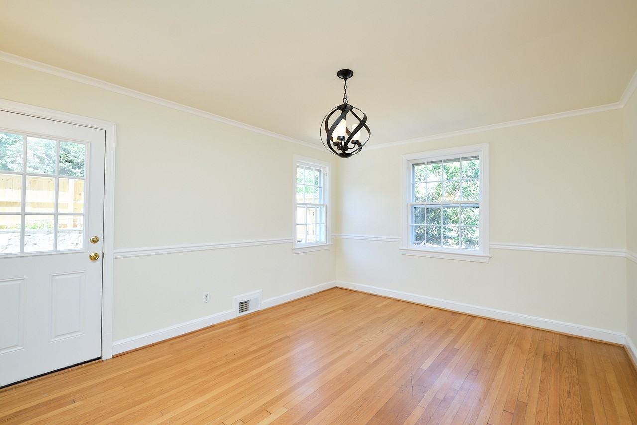 1600 Foxhall Rd Nw - Photo 4 of 49