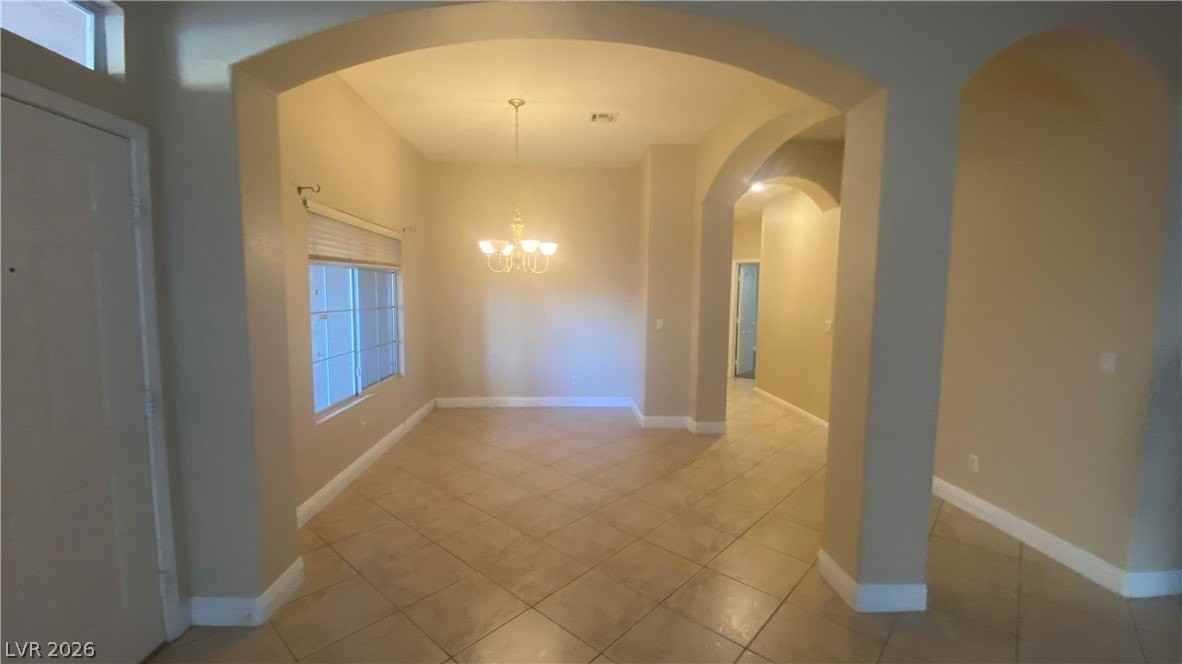9222 W Viking Rd - Photo 7 of 12