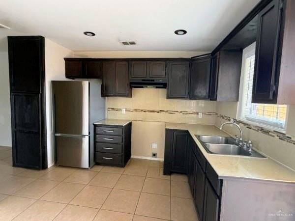 1110 W Gardenia Ave - Photo 4 of 9