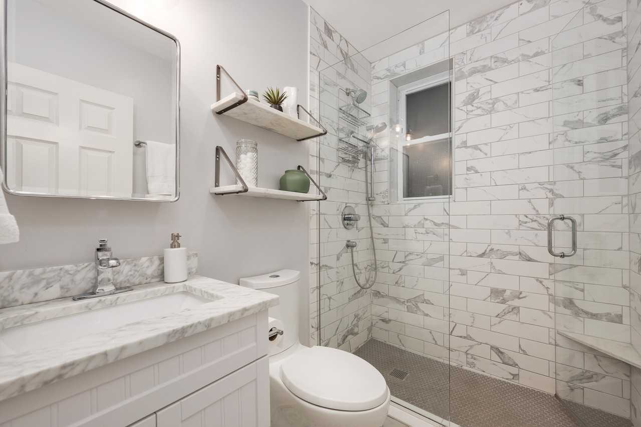 3805 N Ravenswood Ave #1 - Photo 7 of 8