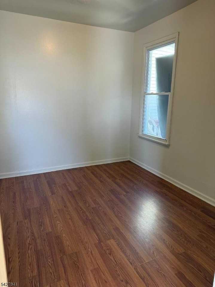 22 Doremus St #2 - Photo 5 of 14