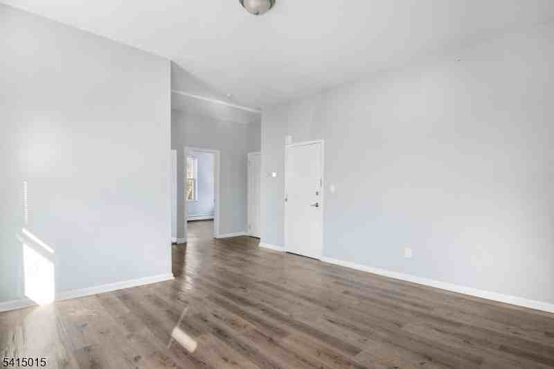 150 E Main St #2 - Photo 6 of 20