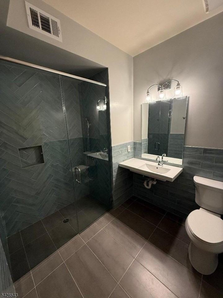 70 W Grand St #17 - Photo 2 of 5