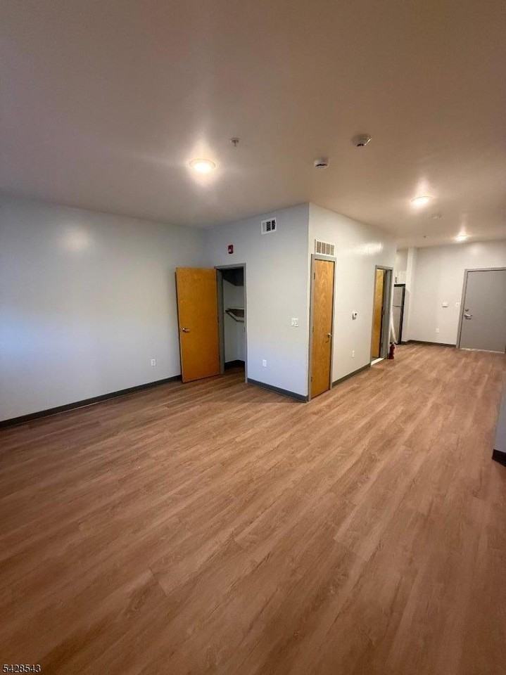 70 W Grand St #17 - Photo 5 of 5