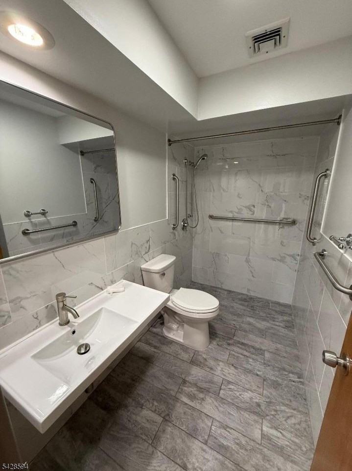 501503 Morris Ave - Photo 6 of 11