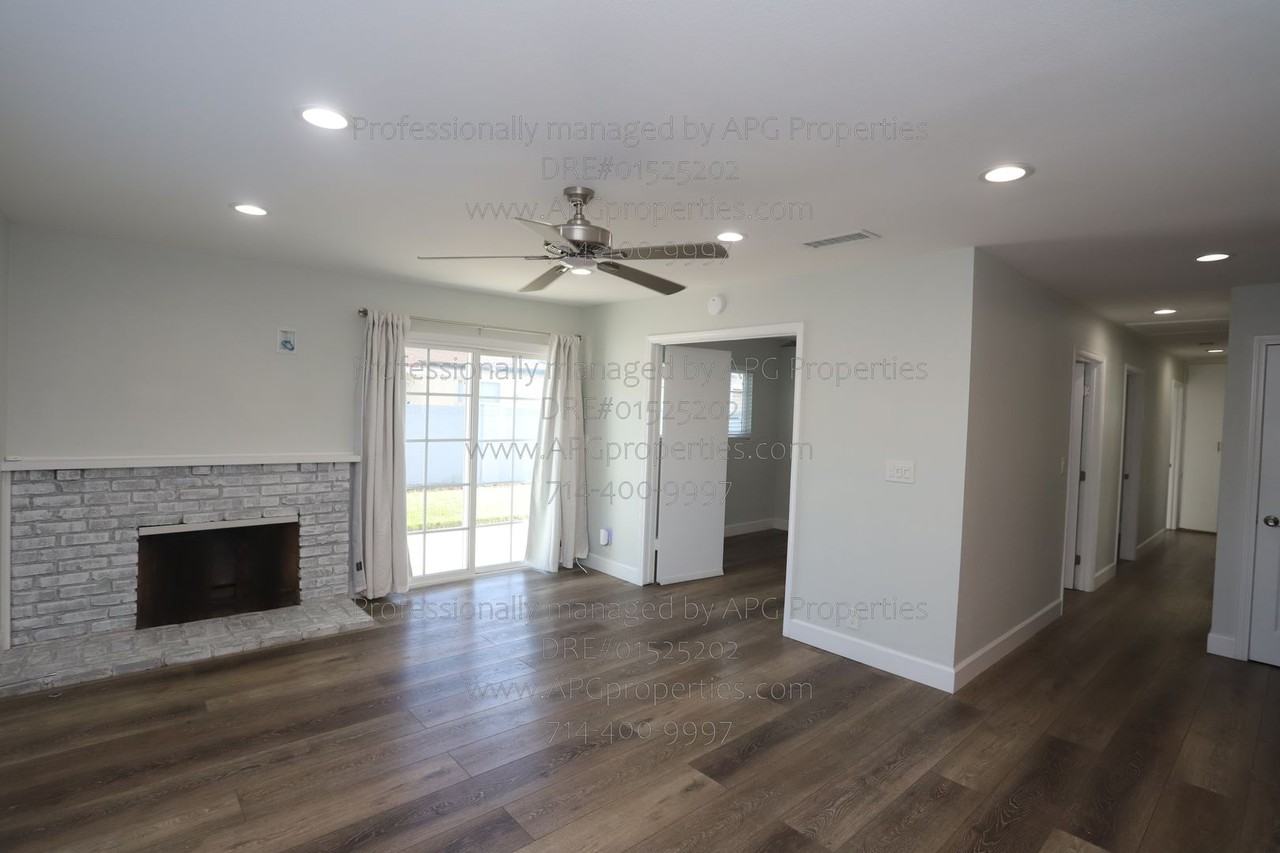 4266 W Hill Ave - Photo 2 of 28