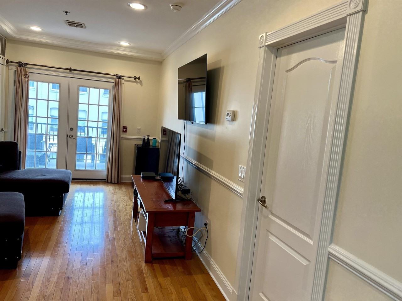 719 Monroe St #3 - Photo 5 of 12