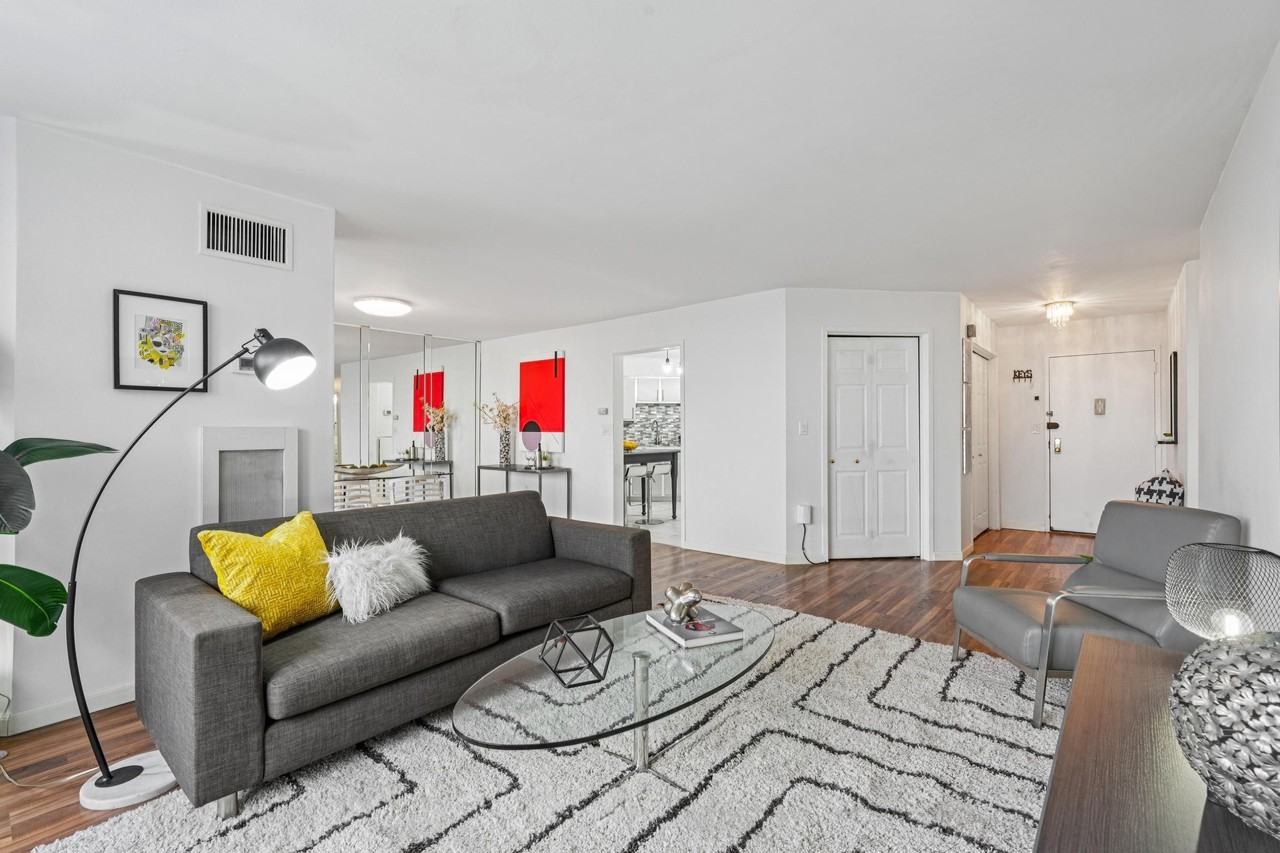 530 Harmon Cove Tower #530 - Photo 2 of 44