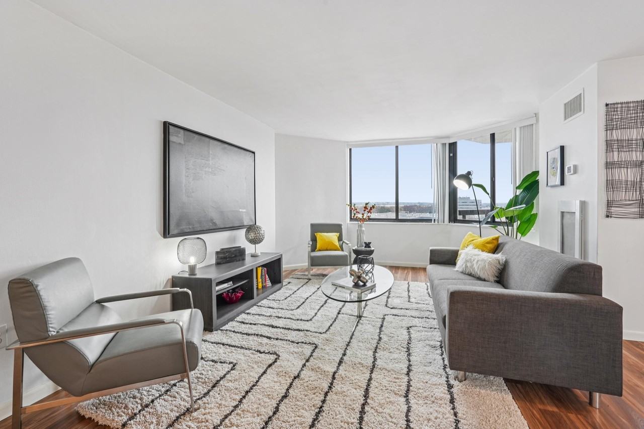 530 Harmon Cove Tower #530 - Photo 5 of 44