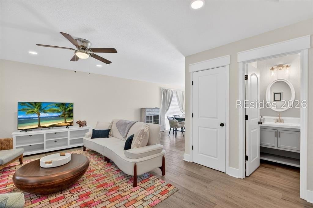 225 University Pkwy - Photo 6 of 42