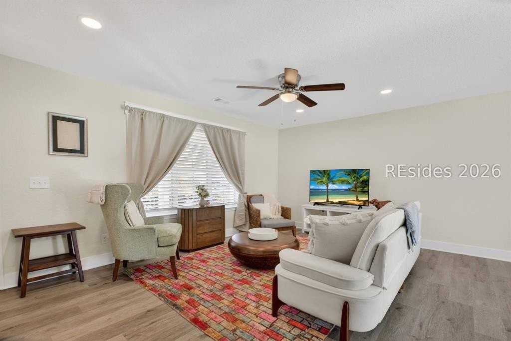 225 University Pkwy - Photo 7 of 42