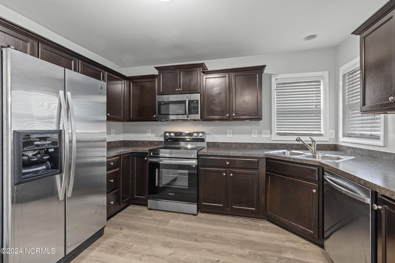 361 Sonoma Rd - Photo 5 of 15