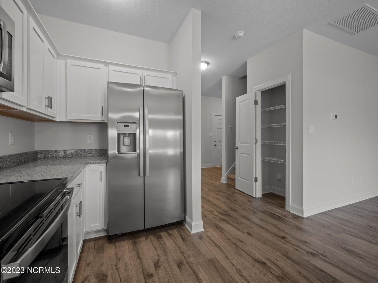 209 Verrazzano Ln - Photo 6 of 29