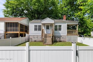 2402 Oaks Rd - Photo 1 of 1