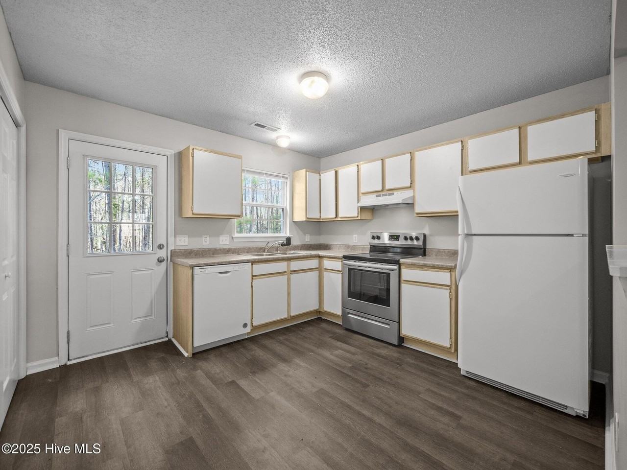 1007 Timberlake Trl - Photo 5 of 27