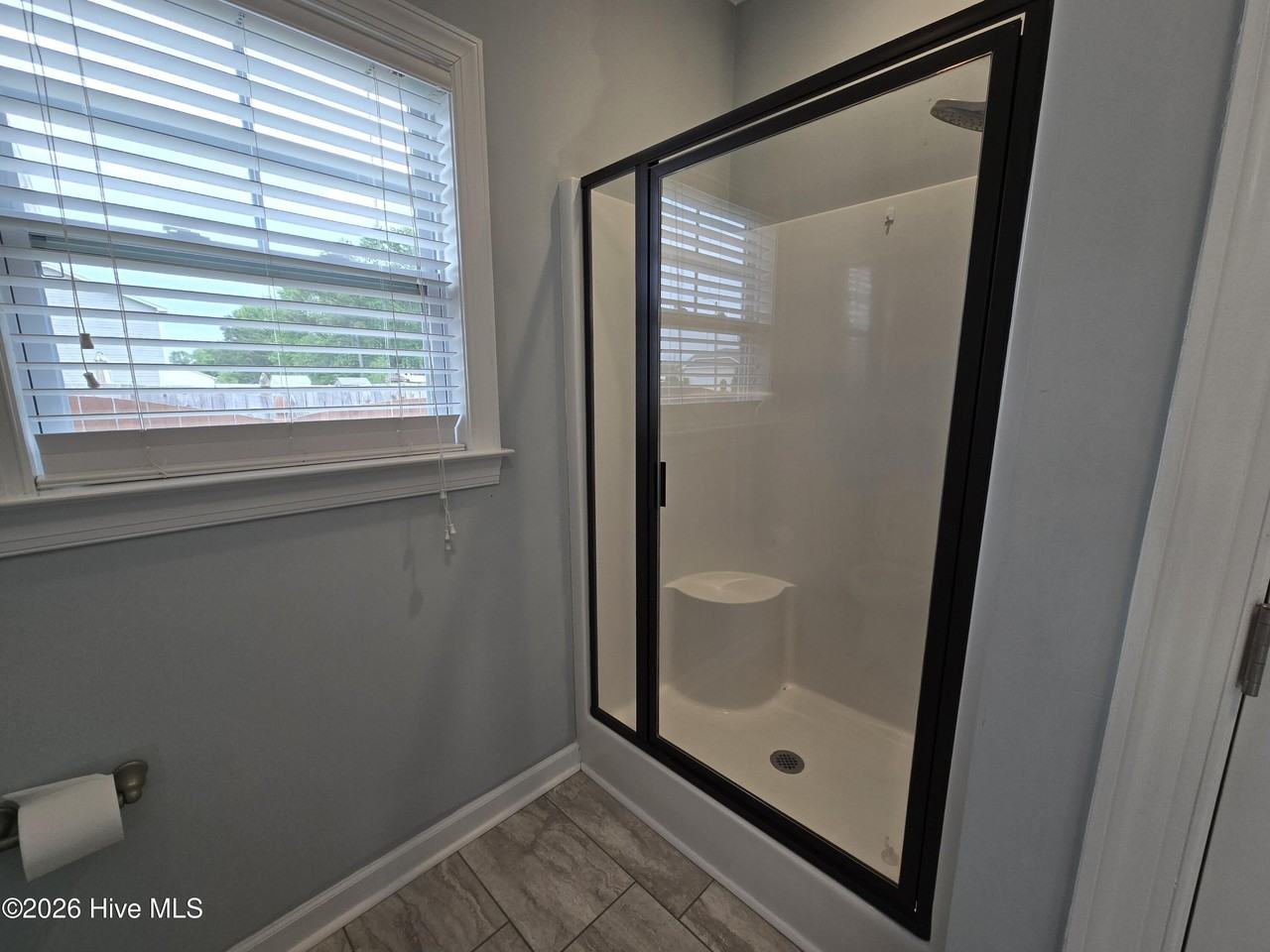 1029 Ellery Dr - Photo 5 of 25