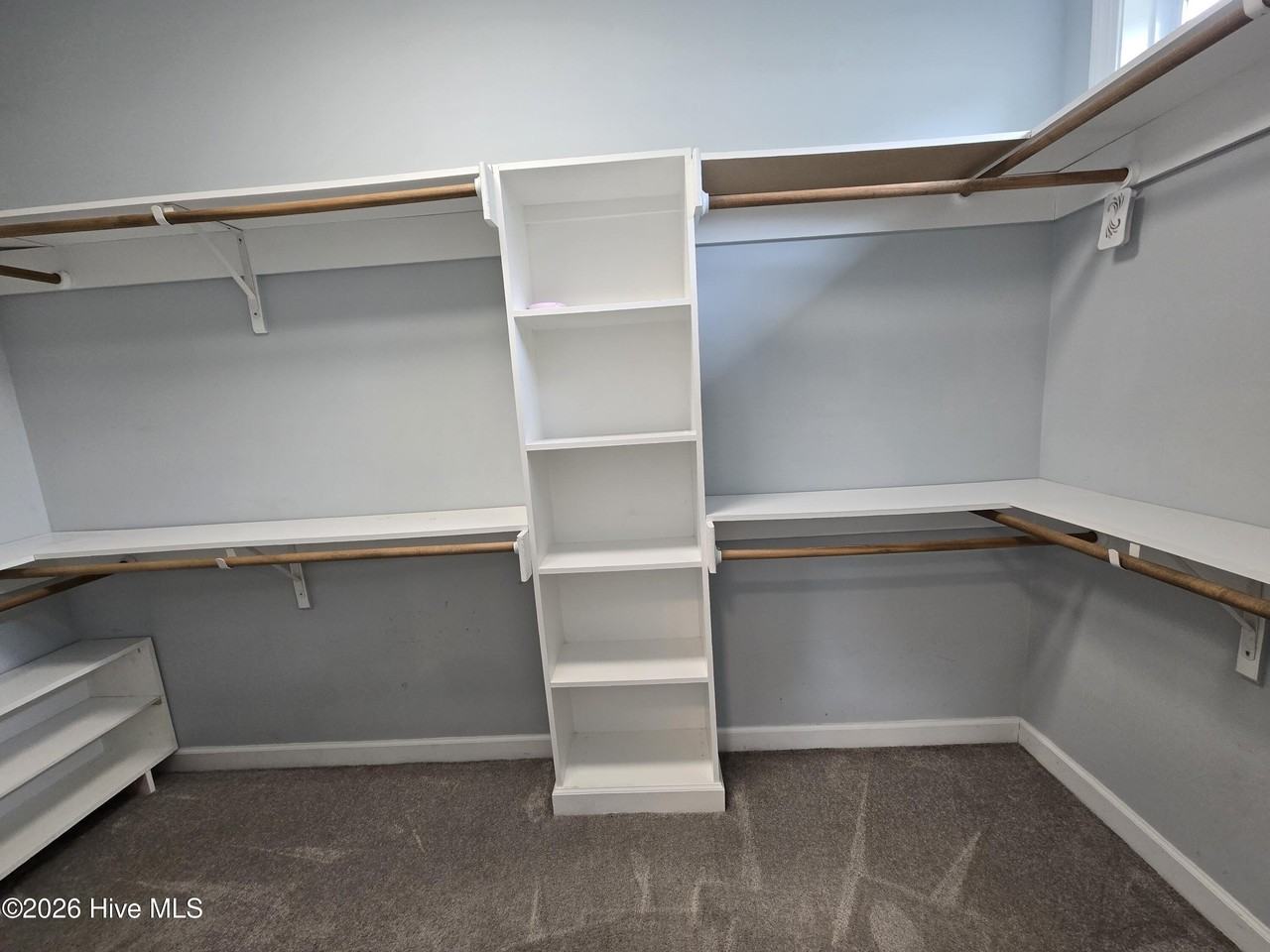 1029 Ellery Dr - Photo 7 of 25