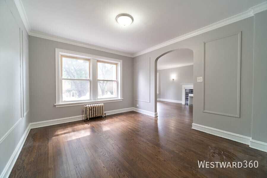 2136 W Arthur Ave #1 - Photo 3 of 6