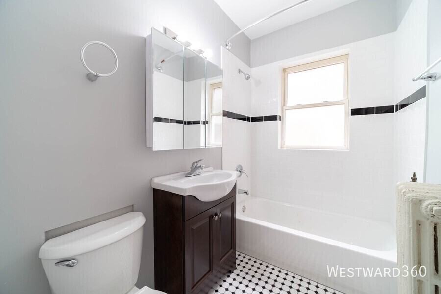 2136 W Arthur Ave #1 - Photo 5 of 6