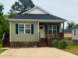 featured image of 704 Harney St