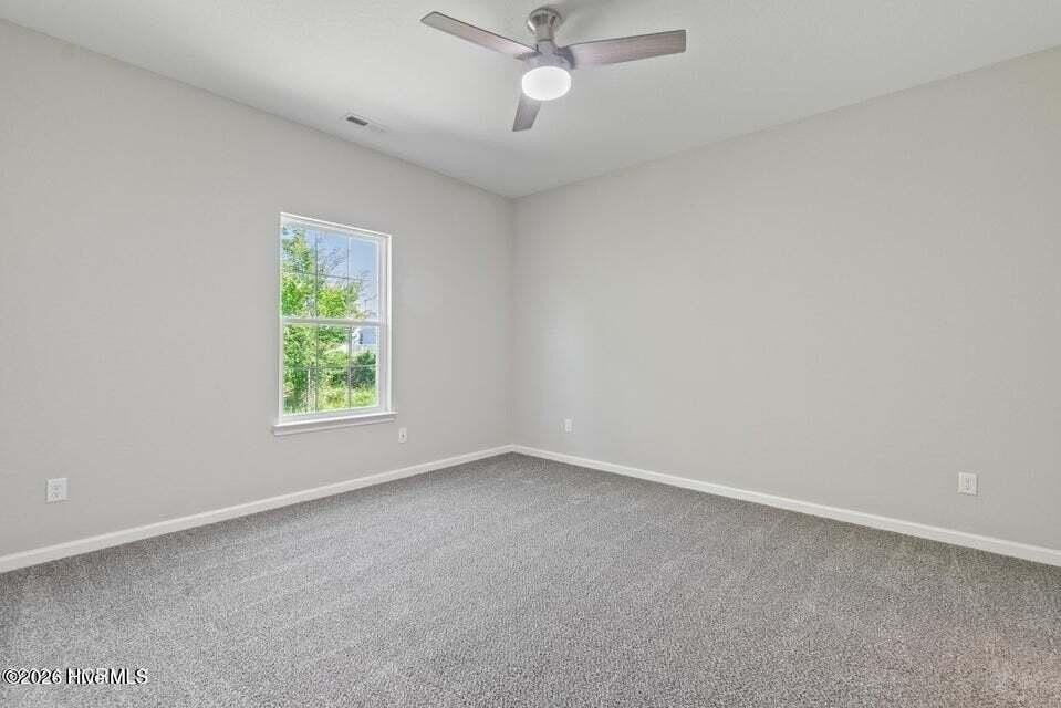 704 Harney St - Photo 5 of 14