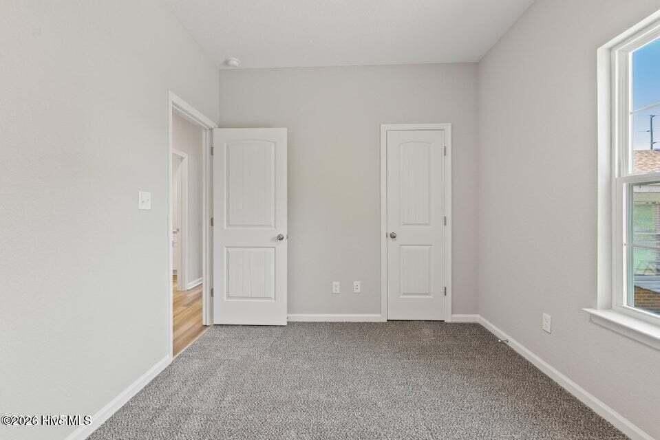 704 Harney St - Photo 6 of 14