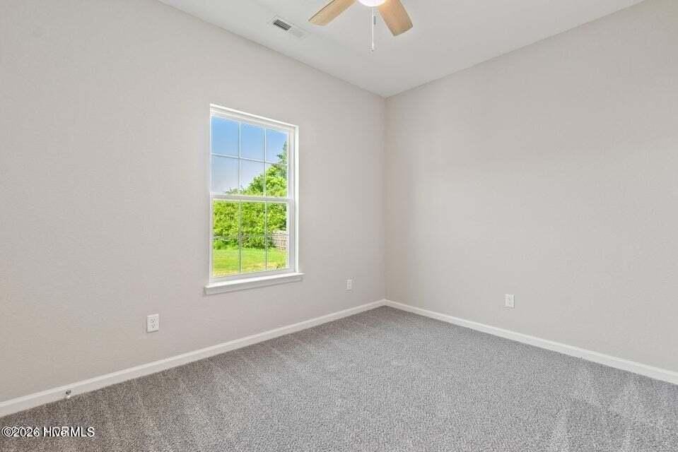 704 Harney St - Photo 7 of 14
