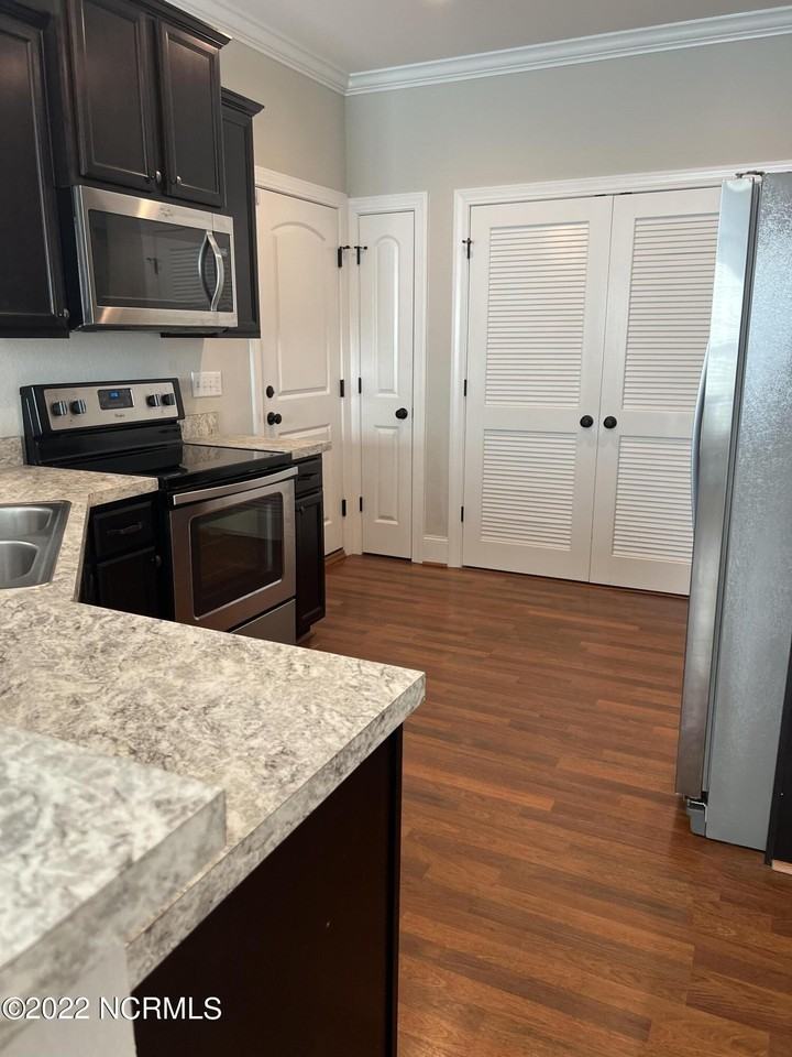 3516 Ellsworth Dr #B - Photo 6 of 18
