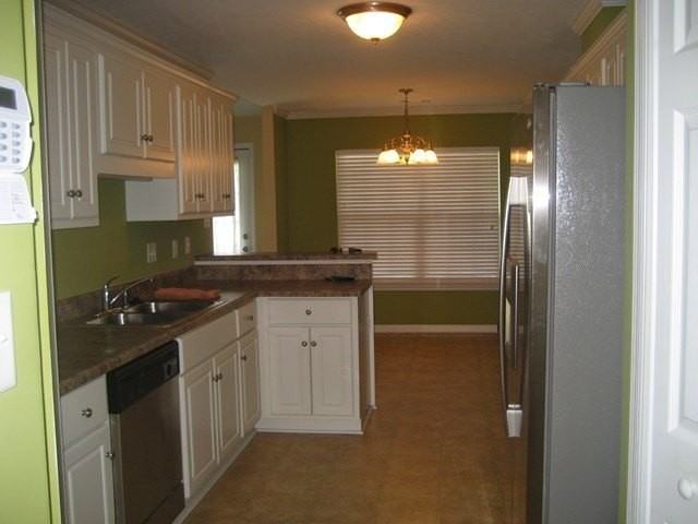 2057 Lake Forest Dr - Photo 3 of 4