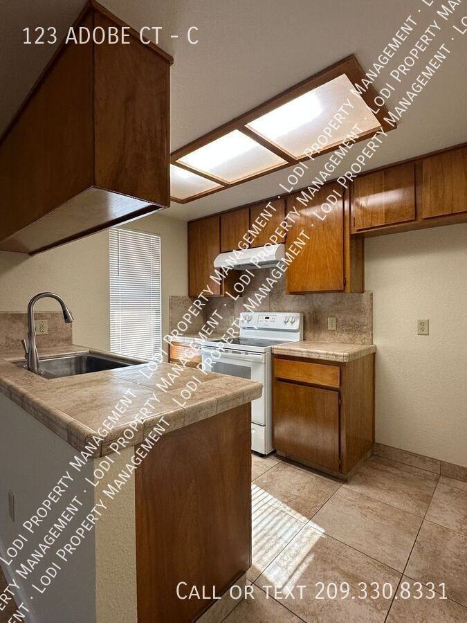 123 Adobe Ct #C - Photo 5 of 17