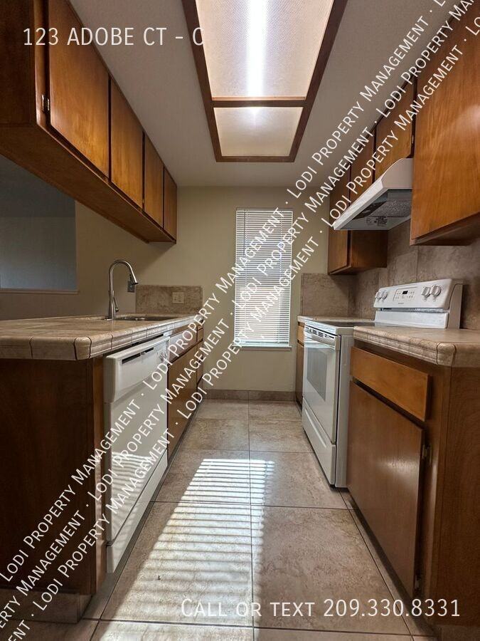 123 Adobe Ct #C - Photo 6 of 17