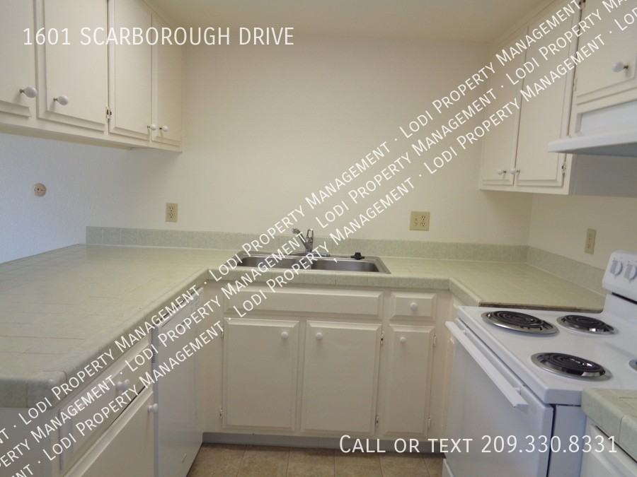 1601 Scarborough Dr - Photo 5 of 16