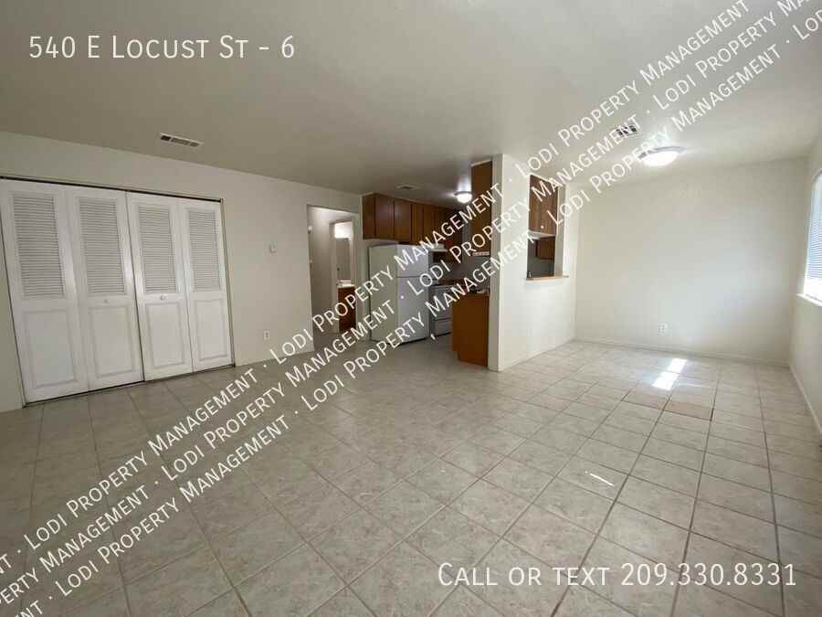 540 E Locust St #6 - Photo 2 of 7